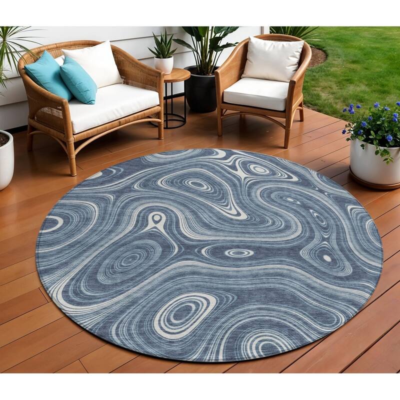 HomeRoots Geometric Transitional Rectangle Outdoor Rug - 8' Round