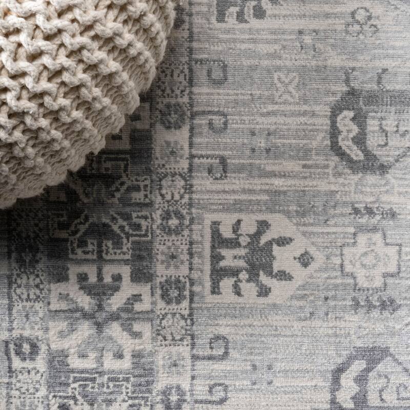 JONATHAN Y Traditional Persian Vintage Area Rug