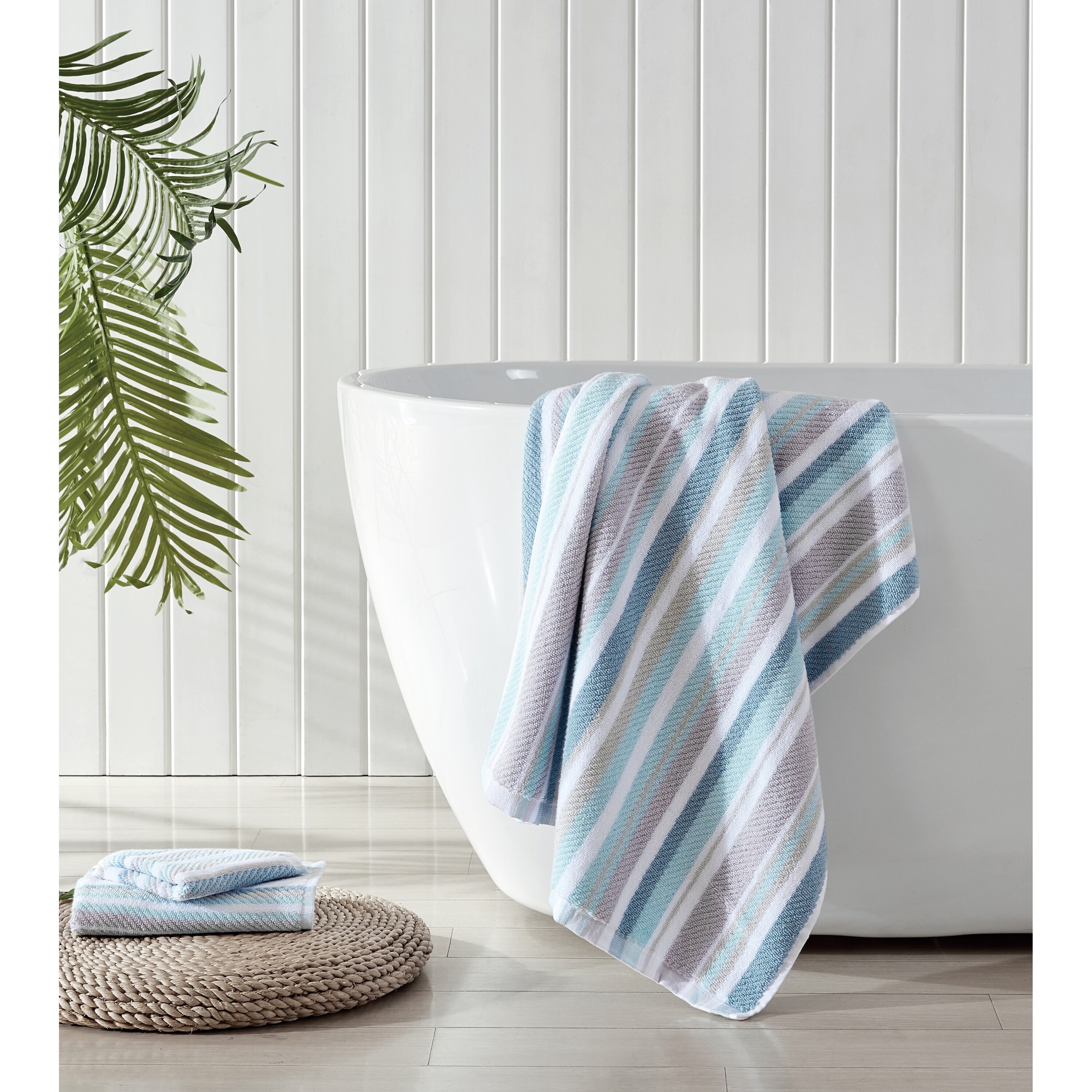 https://ak1.ostkcdn.com/images/products/is/images/direct/771ddce82a0fc68ad2bb2ff3a255932e3e2fa3d1/Tommy-Bahama-Ocean-Bay-Stripe-Cotton-Blue-3-Piece-Towel-Set.jpg