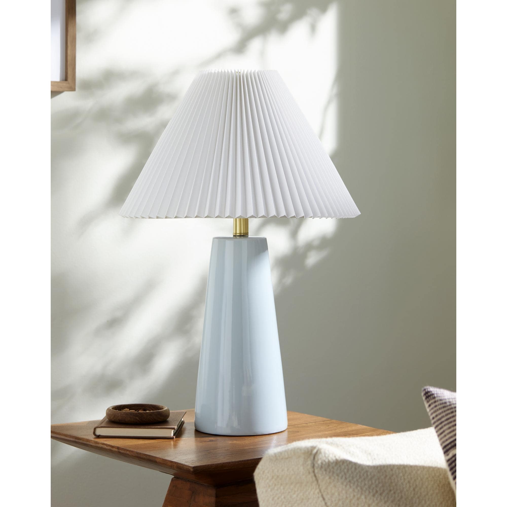 Livabliss Vikundu Traditional Accent Table Lamp