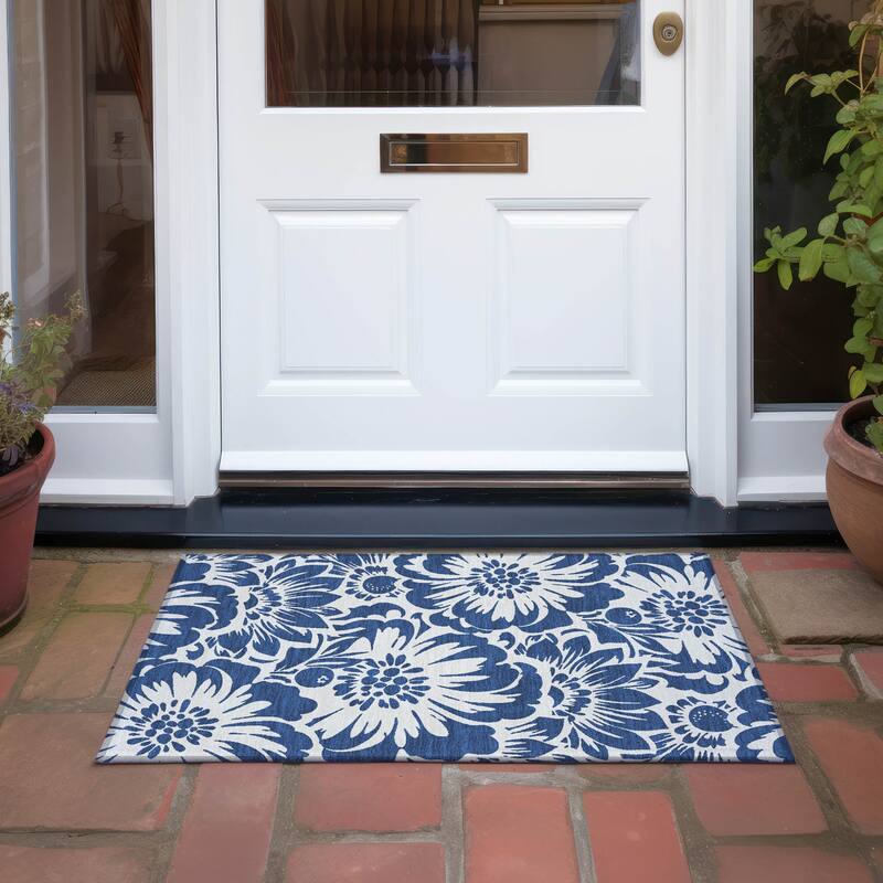 Machine Washable Indoor/ Outdoor Whimsy Floral Chantille Rug - Navy - 1'8" x 2'6"