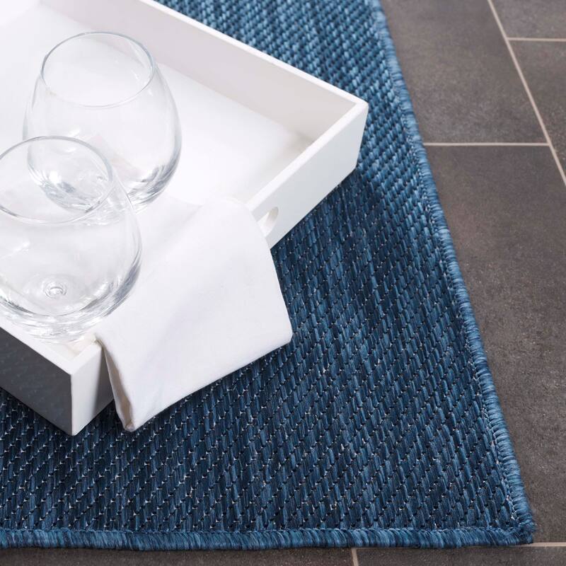 SAFAVIEH Beach House Umbra Transitional Rug