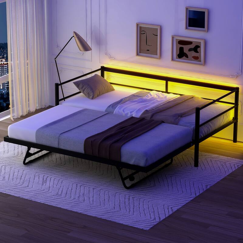 Metal Daybed with Pull-Out Trundle by Harper&Bright Designs