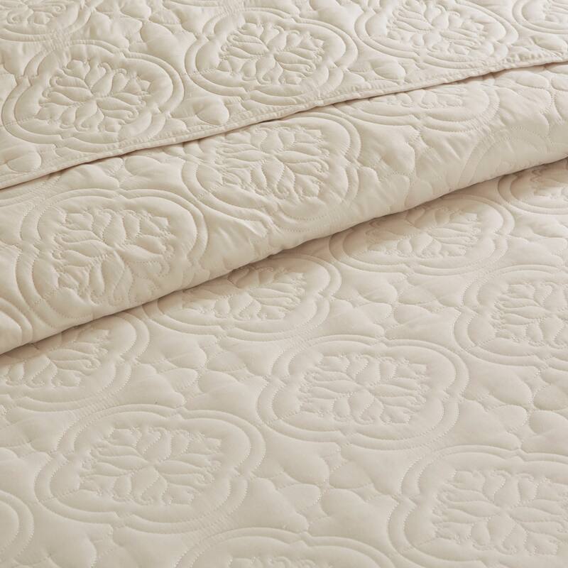 510 Design Hayley Oversized Solid Texture 3 Piece Reversible Bedspread Set