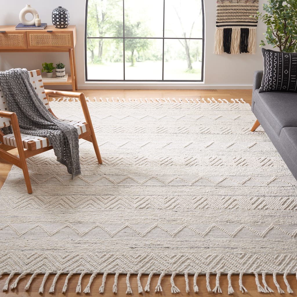 SAFAVIEH Handmade Natura Ashima Wool Rug