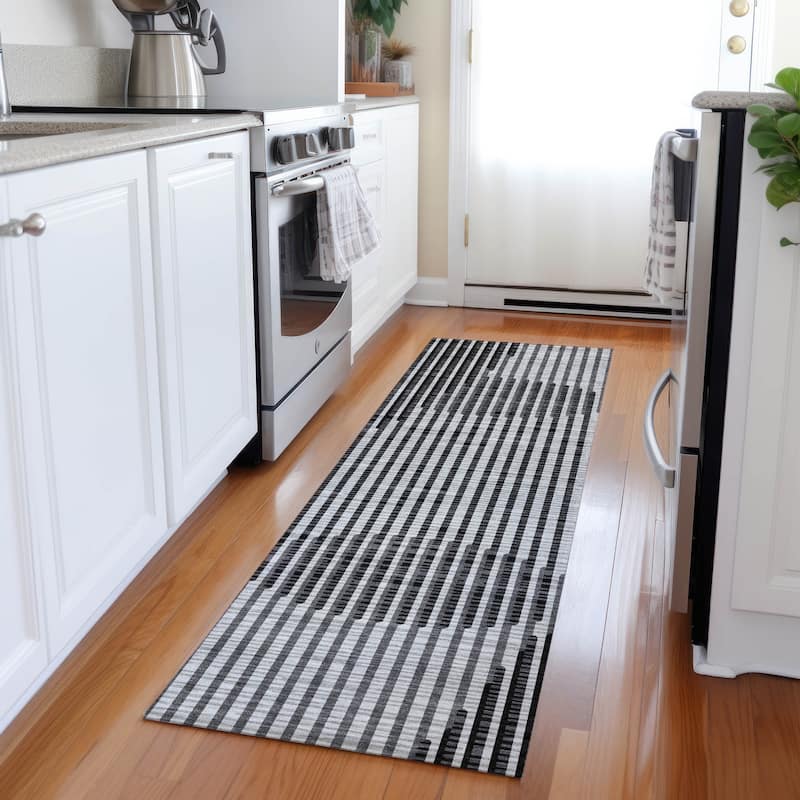 Machine Washable Indoor/ Outdoor Abstract Stripe Chantille Rug
