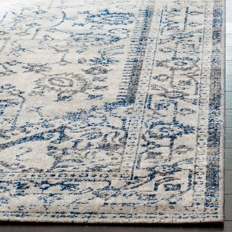 SAFAVIEH Artisan Fatmira Distressed Oriental Rug