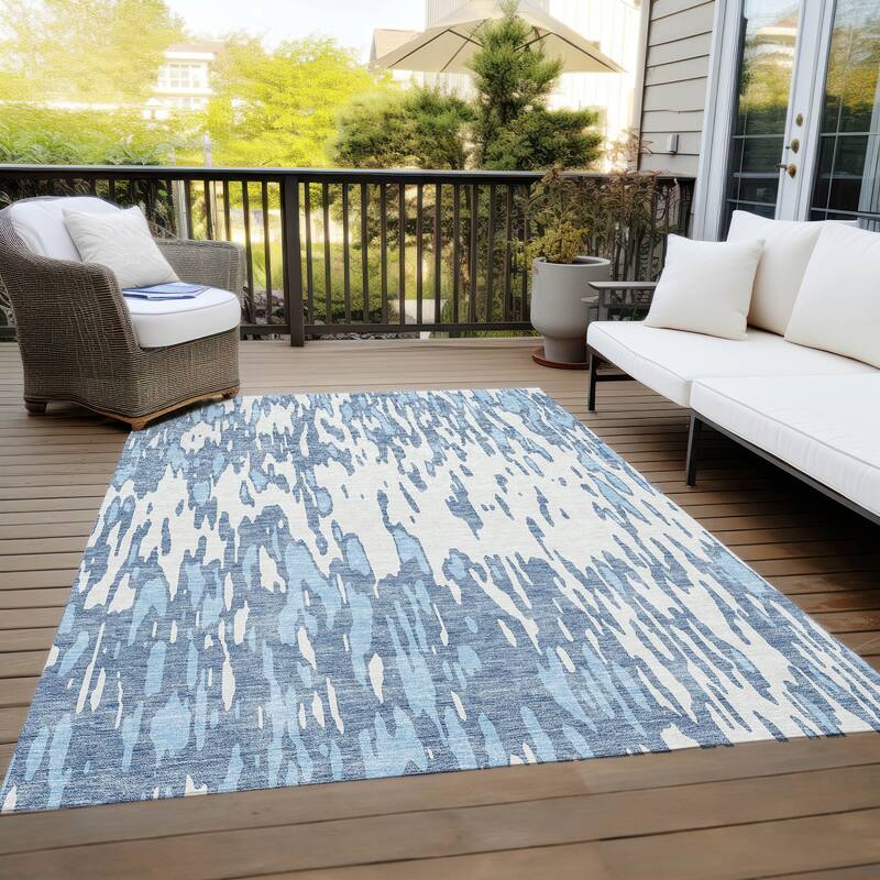 Machine Washable Indoor/ Outdoor Abstract Chantille Rug