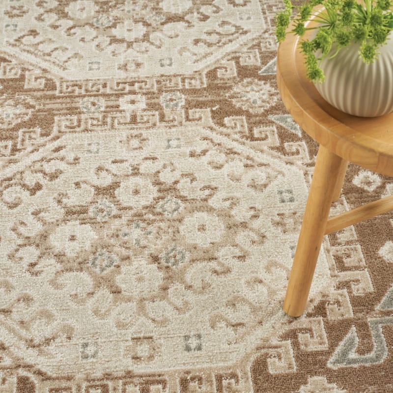 Fijoq Distressed Geometric Area Rug By HomeRoots - 4' x 6'