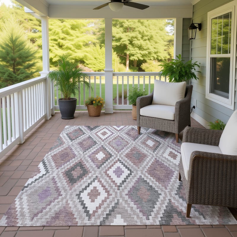 Machine Washable Indoor/ Outdoor Global Geo Chantille Rug