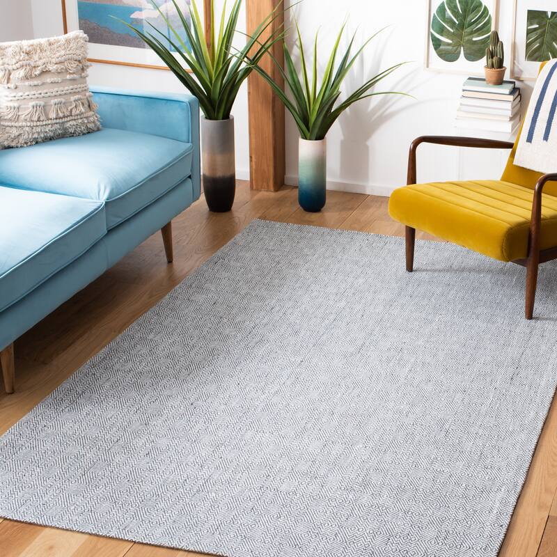 SAFAVIEH Handmade Marbella Lobar Rug - 3' x 5' - Dark Grey/Ivory