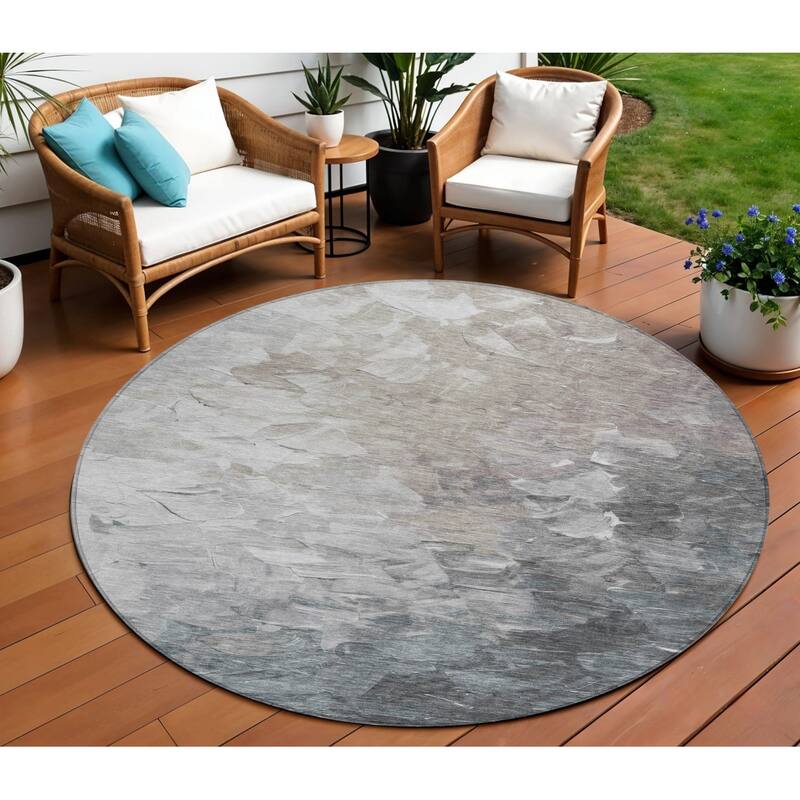 HomeRoots Abstract Transitional Rectangle Outdoor Rug - 8' Round