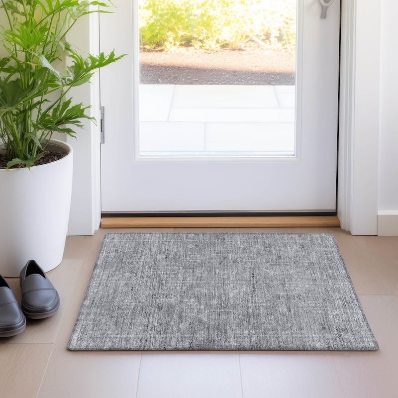 Machine Washable Indoor/ Outdoor Chantille Distressed Traditional Rug