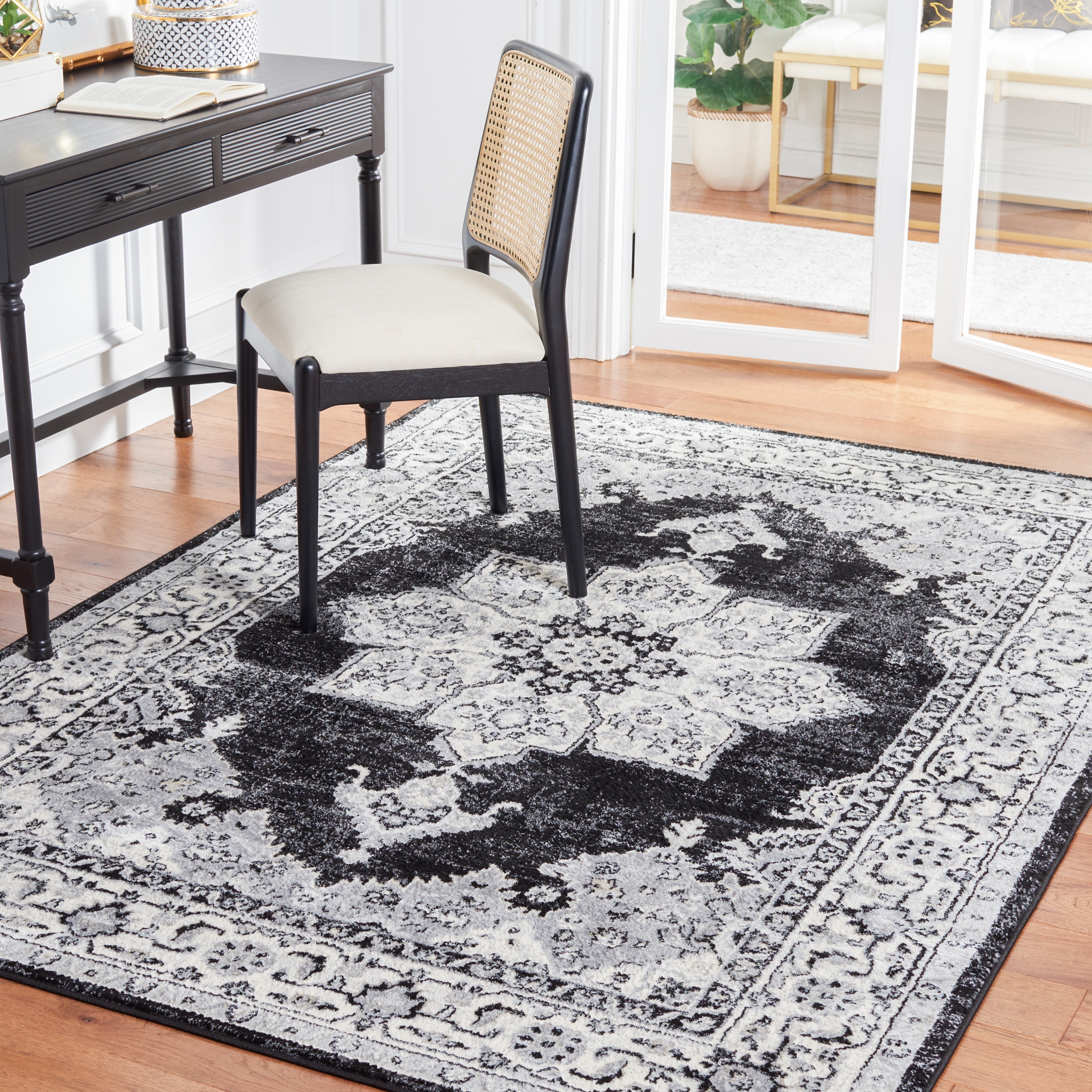 SAFAVIEH Brentwood Donna Oriental Medallion Rug