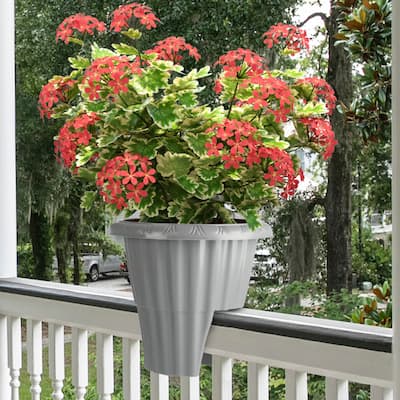 Pure Garden 13.5-n Round Railing Planter - 2.64-Gal Outdoor Flower Pot