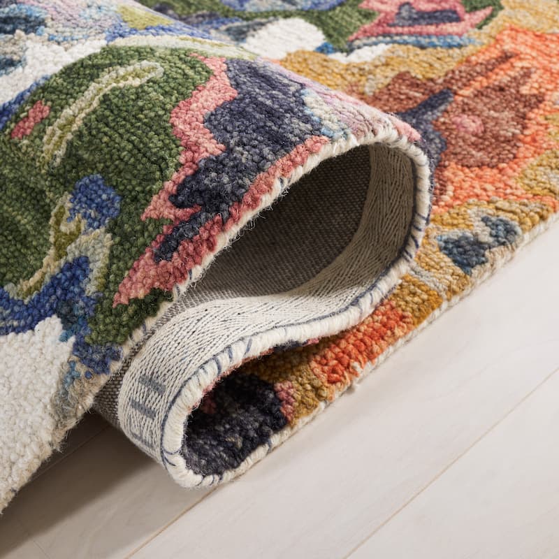 SAFAVIEH Handmade Blossom Lazara French Country Floral Wool Rug