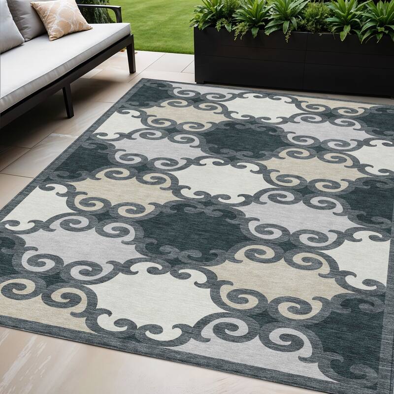 HomeRoots Trellis Transitional Rectangle Outdoor Rug - 5' X 8'
