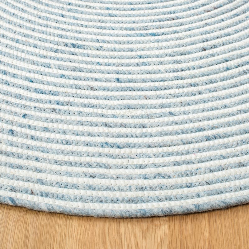 SAFAVIEH, Handmade Braided Bahrie Wool Rug