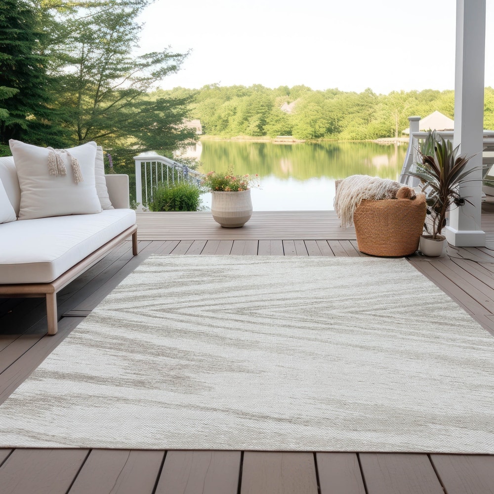 Machine Washable Indoor/ Outdoor Chantille Modern Chevron Rug