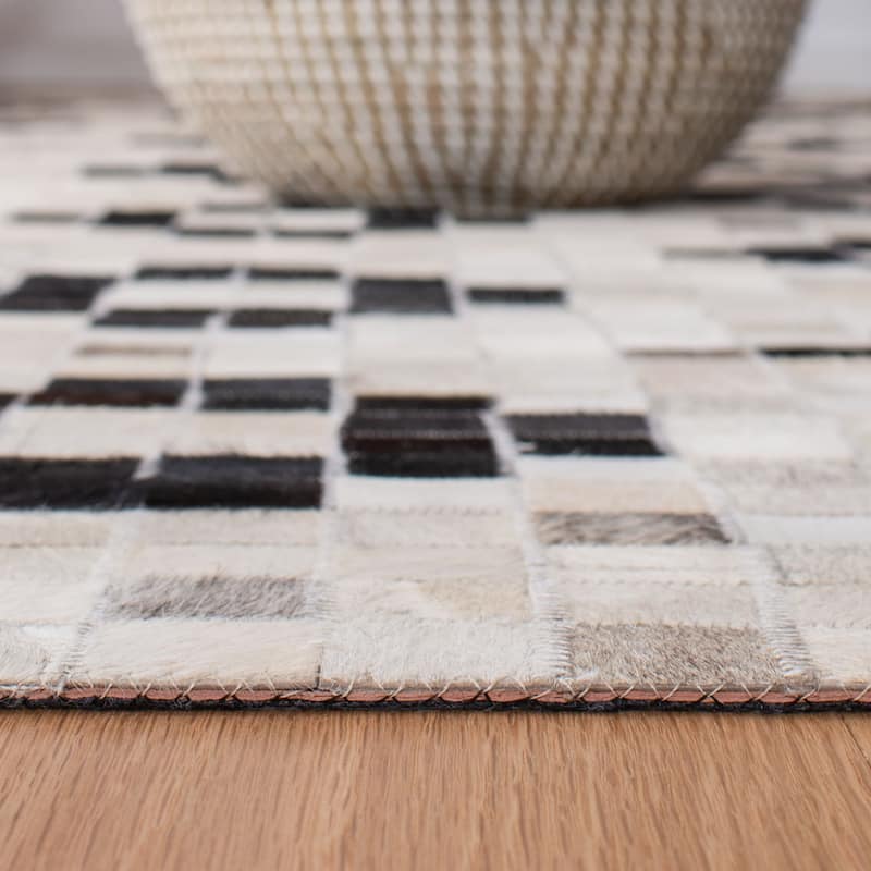 SAFAVIEH Handmade Studio Leather Tamica Natural Hide Leather Rug