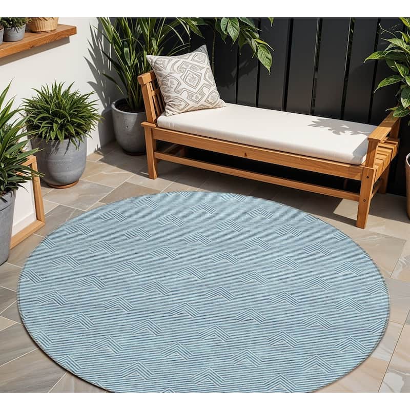 HomeRoots Geometric Transitional Rectangle Outdoor Rug - 8' Round