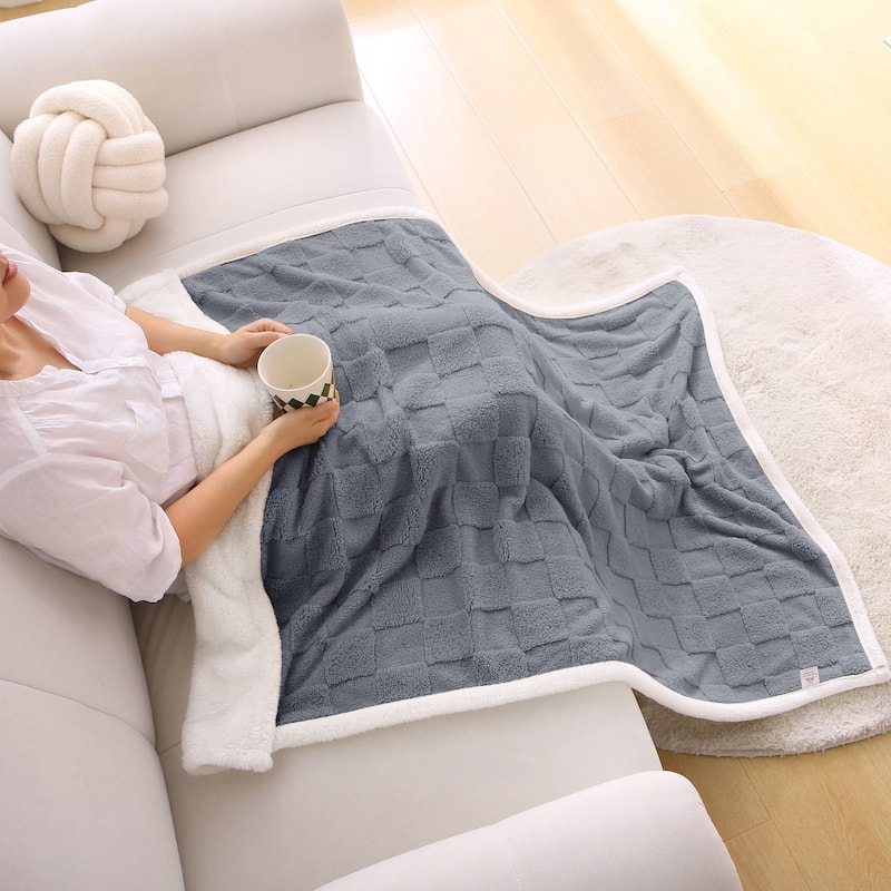 Jacquard Checkered Fluffy Flannel Fleece Blanket