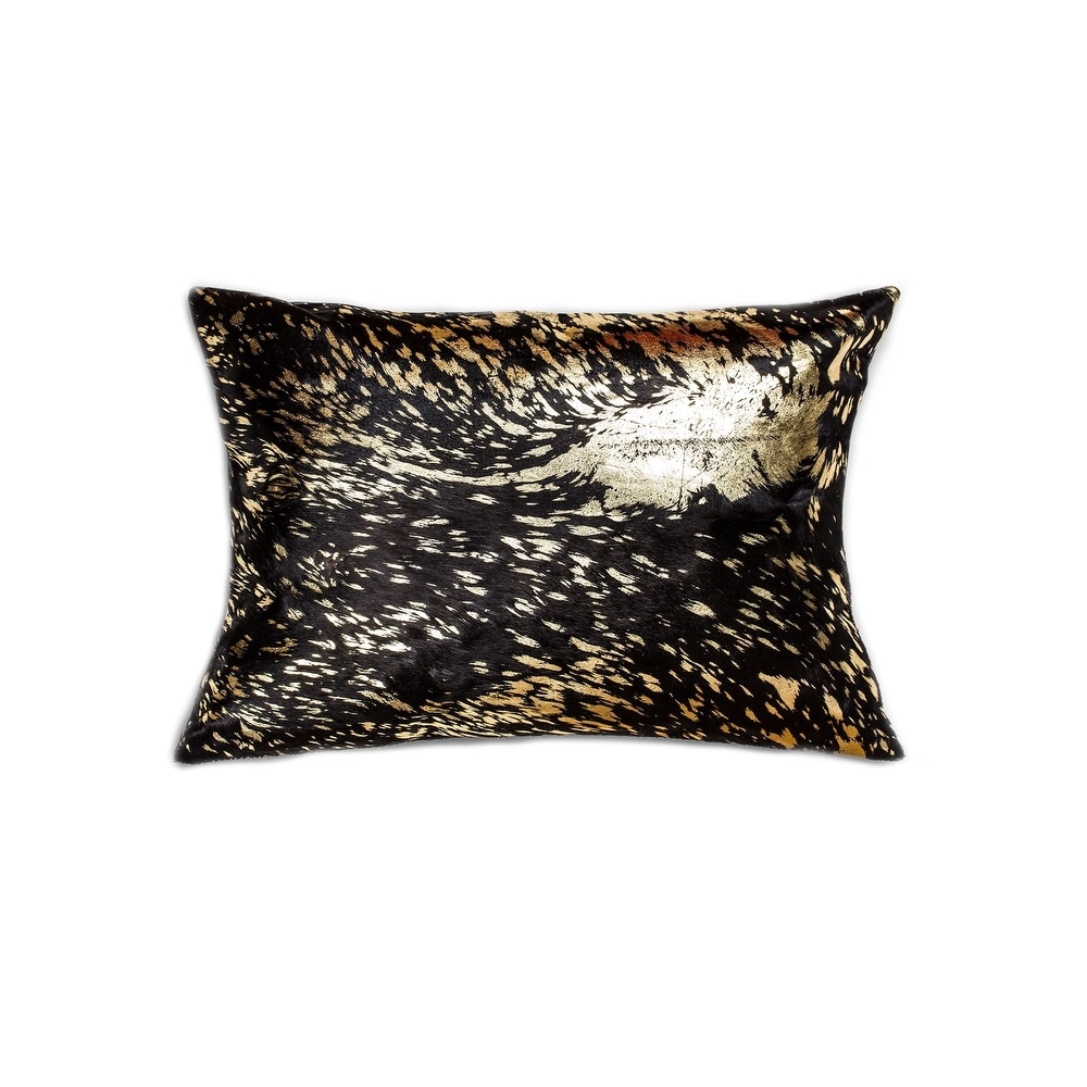 https://ak1.ostkcdn.com/images/products/is/images/direct/7782c75be05e9ee7fcbb414767bb808844a31bd3/Natural-Home-Decor-Torino-Scotland-Cowhide-Pillow-%7C-1-Piece-%7C-Black-%26-gold-%7C-12%22x20%22.jpg
