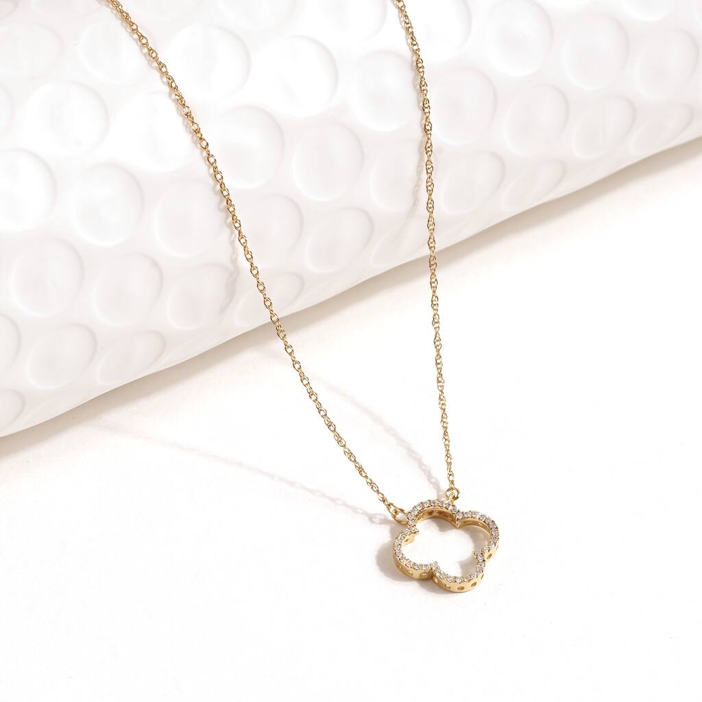 10K Gold 1/10ct TDW Diamond Clover Pendant Necklace for Women