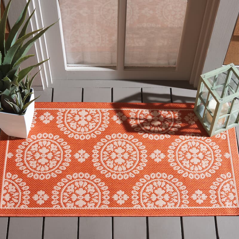SAFAVIEH Courtyard Lyndy Rug