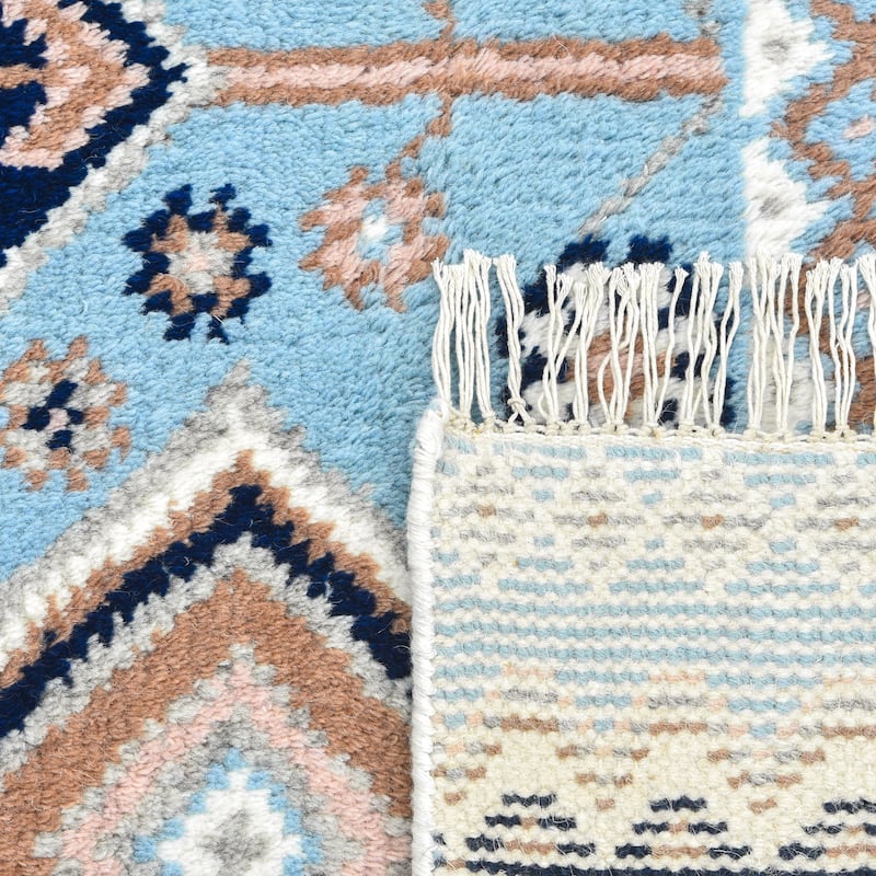 Overton Handmade Modern Contemporary Floral Area Rug