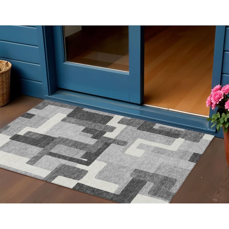 HomeRoots Abstract Transitional Rectangle Outdoor Rug - 3' x 5'