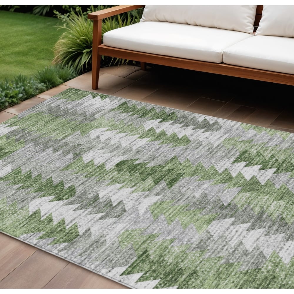 HomeRoots Geometric Transitional Rectangle Outdoor Rug