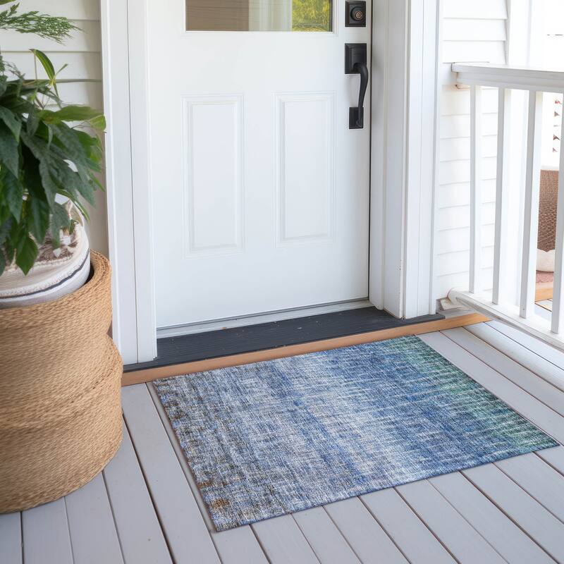 Machine Washable Indoor/ Outdoor Contemporary Ombre Chantille Rug - Blue - 1'8" x 2'6"
