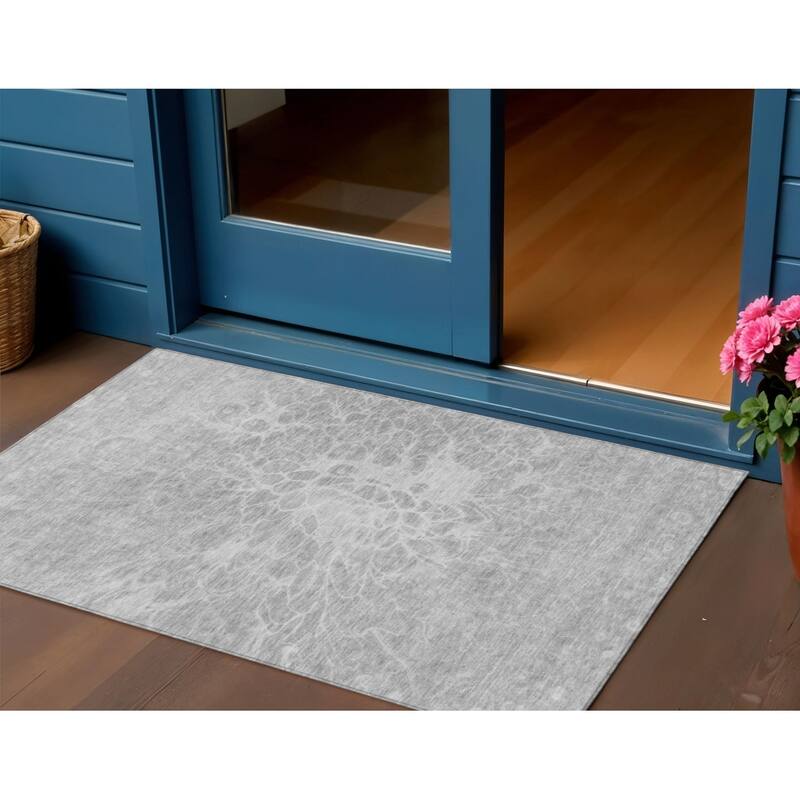 HomeRoots Abstract Transitional Rectangle Outdoor Rug - 3' x 5'