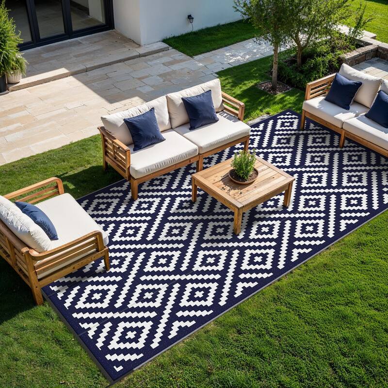 Reversible Charcoal Geometric Flat-Weave Recyclable Outdoor Rug