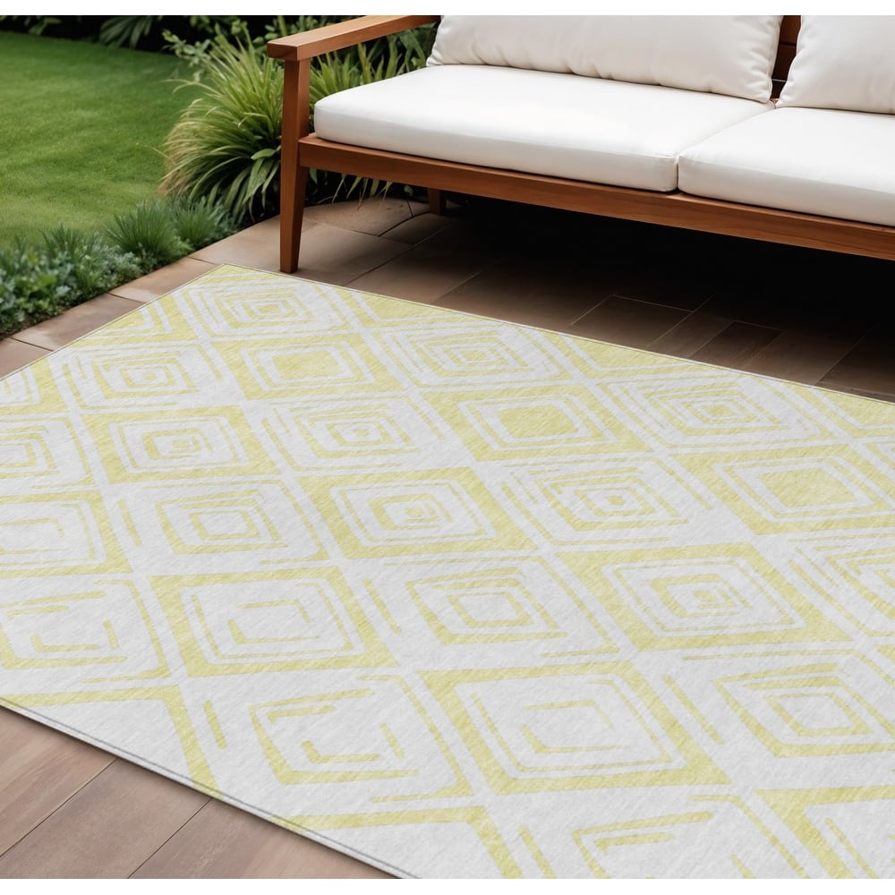 HomeRoots Geometric Transitional Rectangle Outdoor Rug