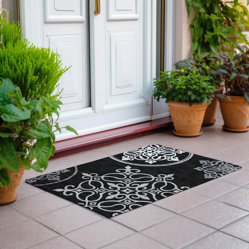 Machine Washable Indoor/ Outdoor Chantille Bold Medallion Rug