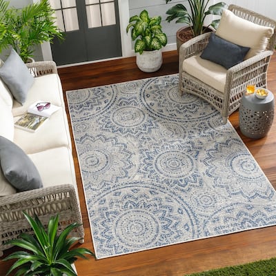 Livabliss Ravello Transitional Floral Indoor/ Outdoor Area Rug