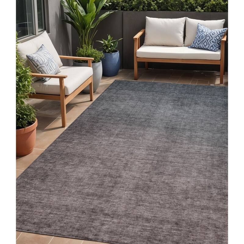 HomeRoots Ombre Transitional Rectangle Outdoor Rug - 5' X 8'
