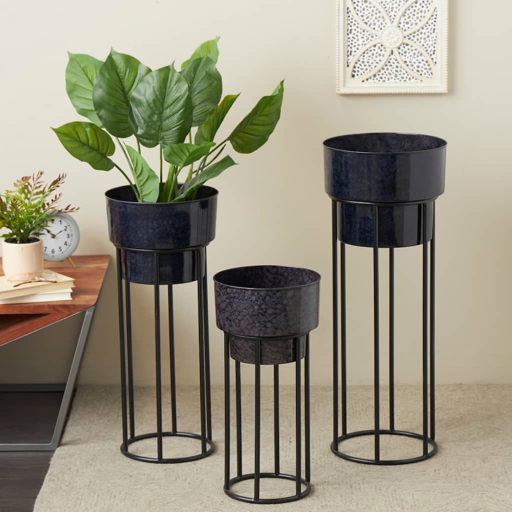 Black Metal Nesting Wash Textured Indoor Outdoor Planter with Tall Black Stands (Set of 3)