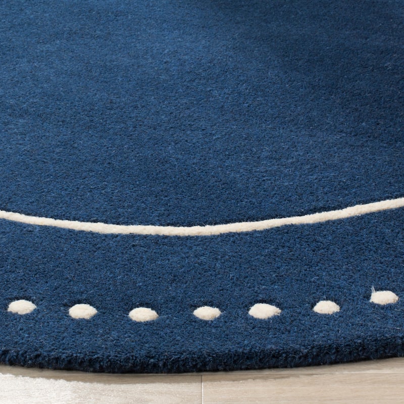 SAFAVIEH Handmade Bella Alverta Dotted Border Wool Rug