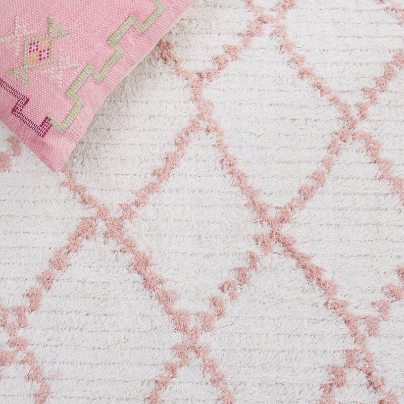 SAFAVIEH Augustine Kusum Boho Trellis Fringe Rug