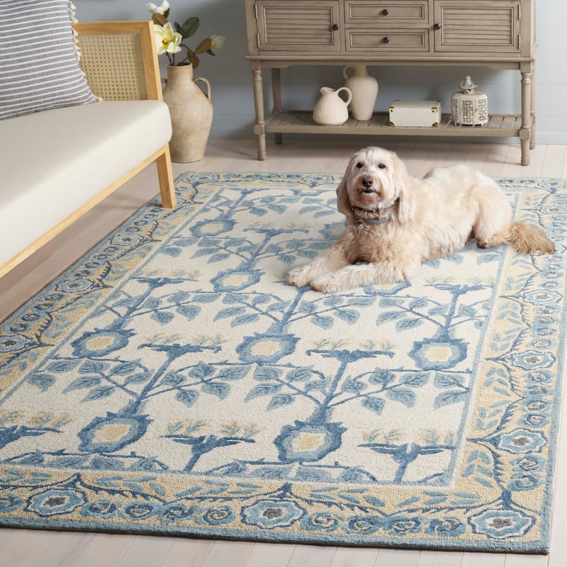 SAFAVIEH Handmade Earthly Treasure Aurelija Traditional Wool Rug
