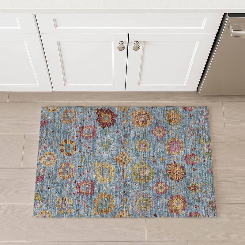 Machine Washable Indoor/ Outdoor Traditional Kashan Chantille Rug
