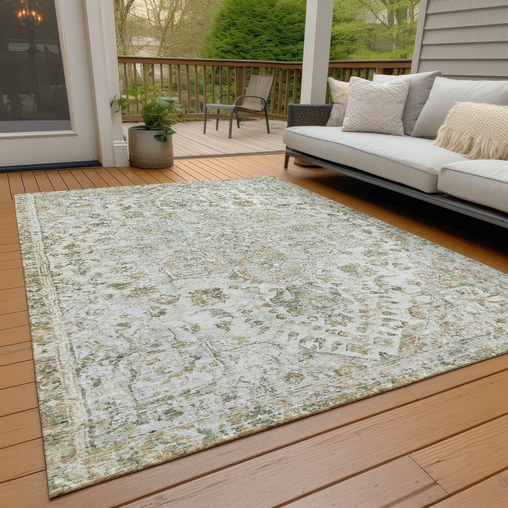 Machine Washable Indoor/Outdoor Traditional Chantille Rug