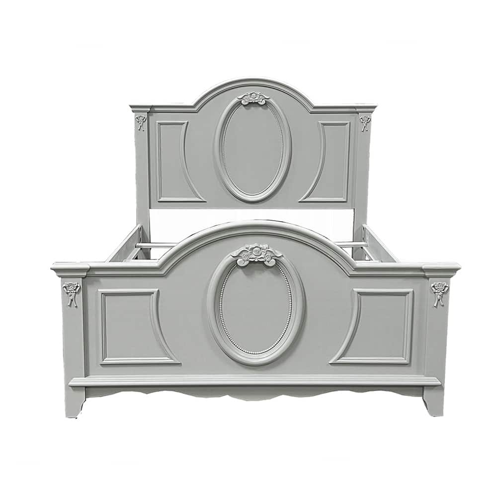 Wooden Bed with Scalloped Footboard in Gray