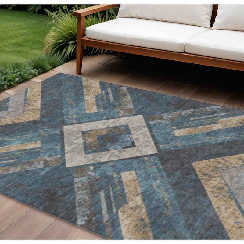 HomeRoots Geometric Transitional Rectangle Outdoor Rug - 8' X 10'