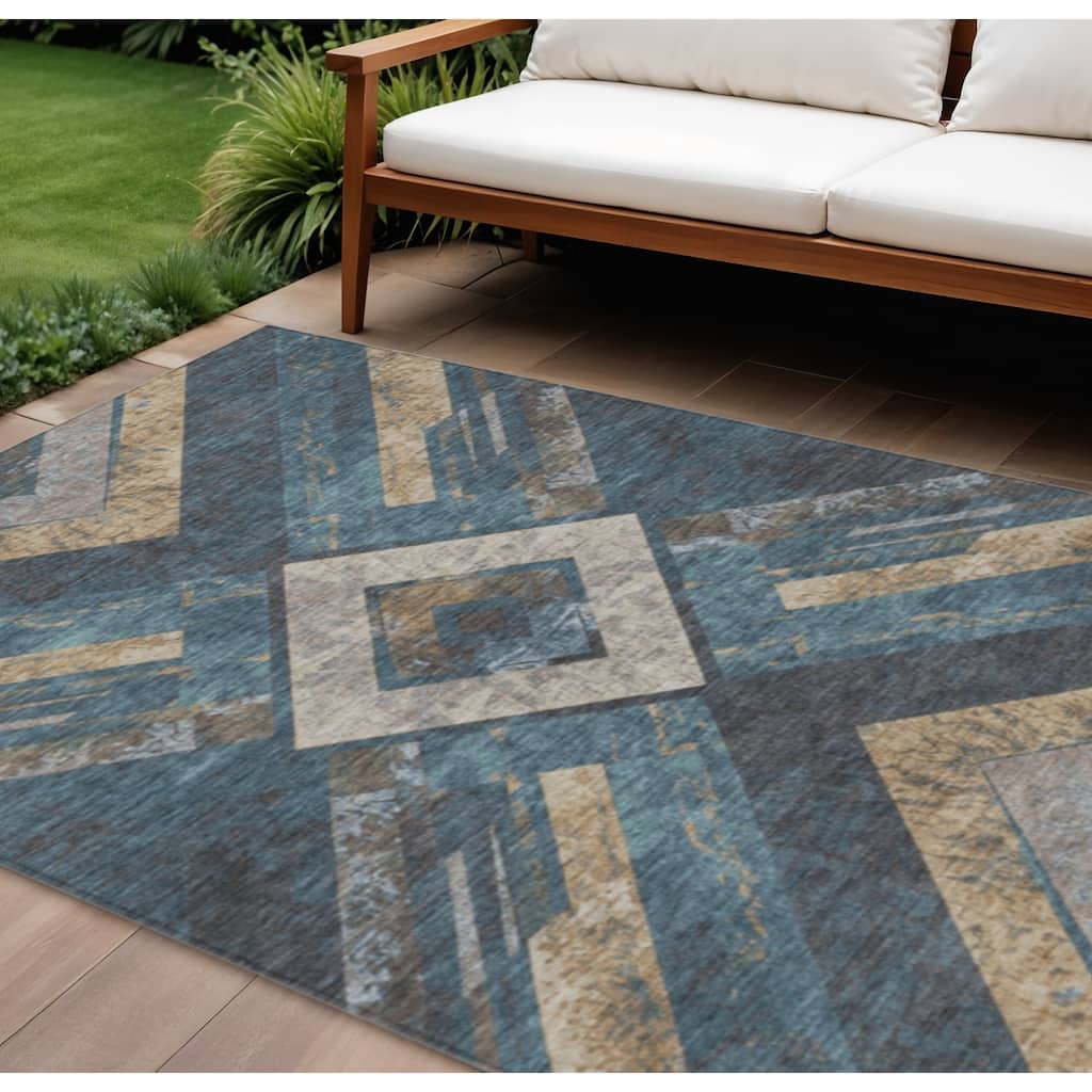 HomeRoots Geometric Transitional Rectangle Outdoor Rug