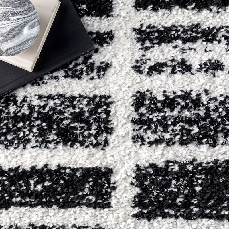 Nuloom Celyn Distressed Stripes Cozy Shag Area Rug