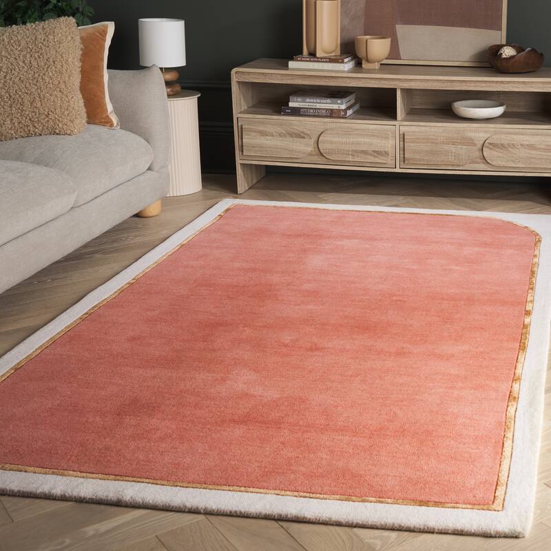 SAFAVIEH Handmade Fifth Avenue Abla Border Design Wool Rug - Blush Pink - 4' x 6'